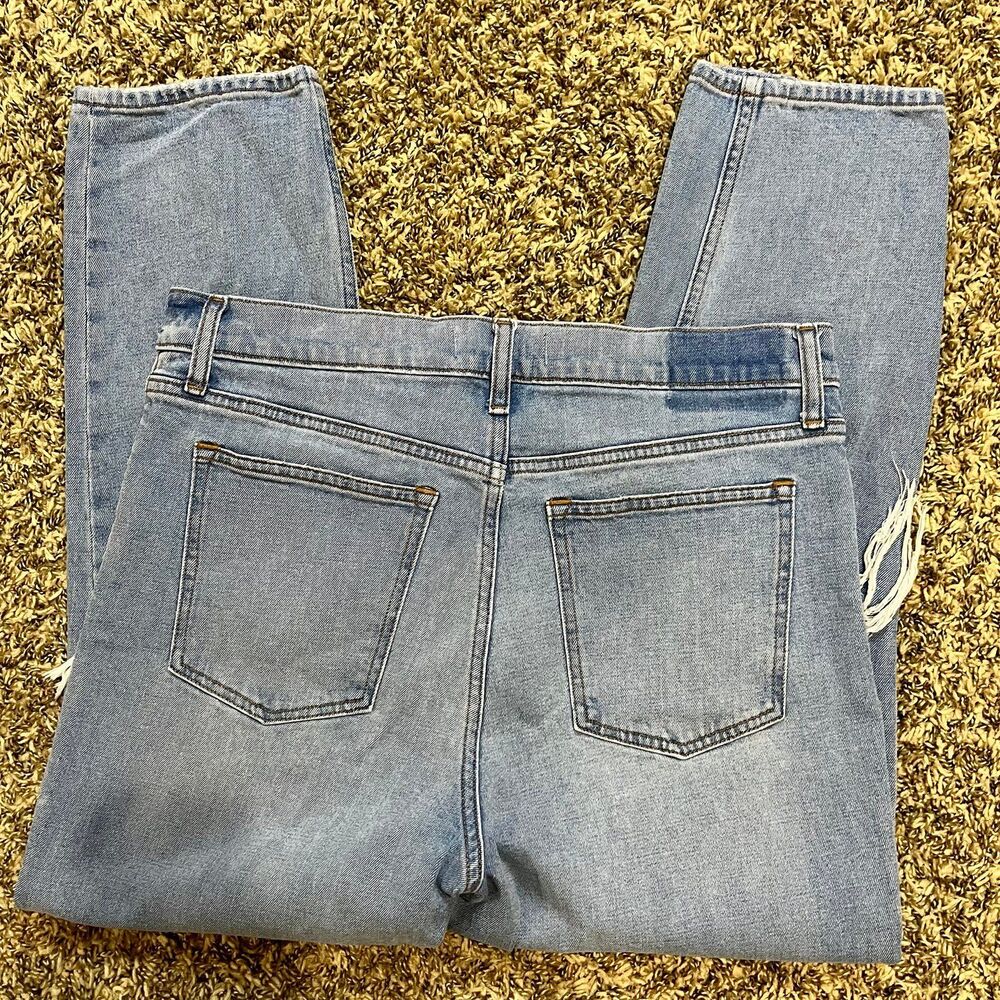 Abercrombie & Fitch The Mom High Rise Distressed Light Wash Jeans size 31 - Picture 4 of 6